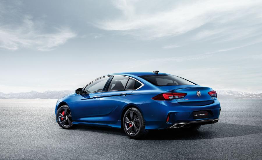  Buick Regal GS 2017 года  (CN) (фото 7 из 9)